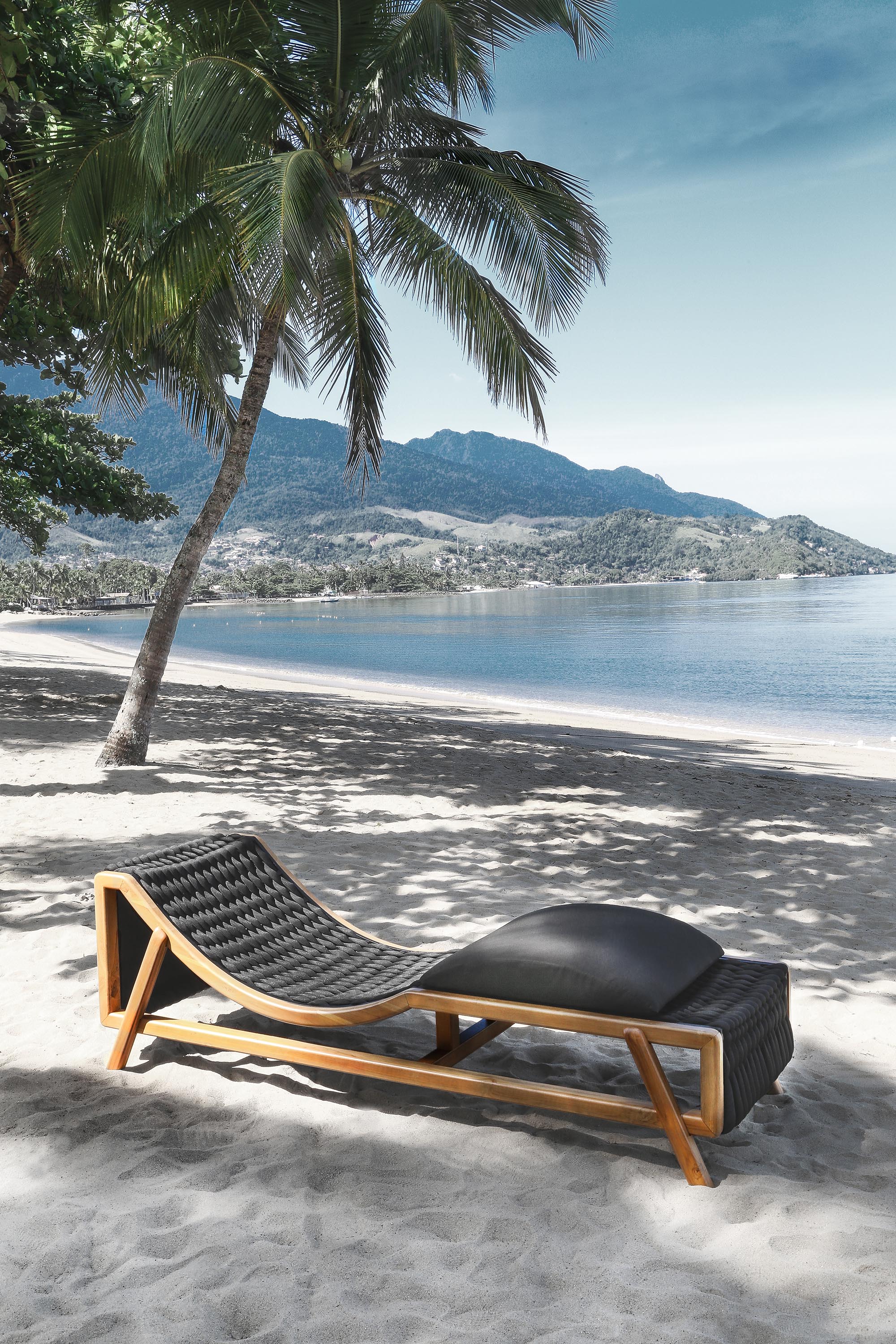 Read more about the article Chaise Flag outdoor
